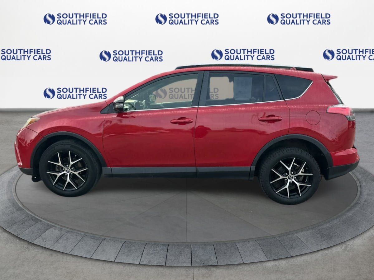 Used 2016 Toyota RAV4 SE AWD/4WD image 3
