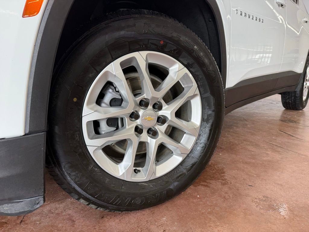 Used 2022 Chevrolet Traverse LS FWD image 20