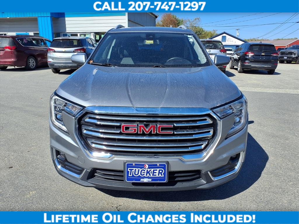 Used 2023 GMC Terrain SLT image 2