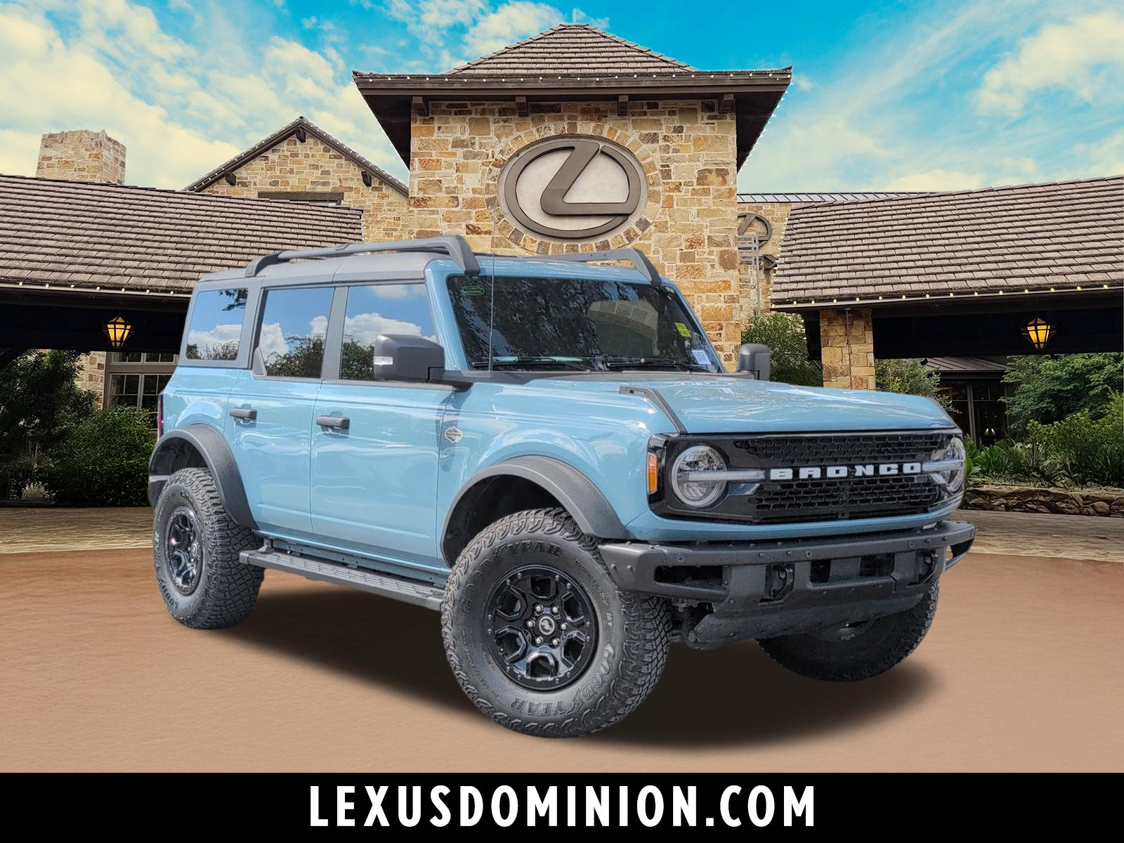 Used 2022 Ford Bronco Wildtrak AWD/4WD image 1
