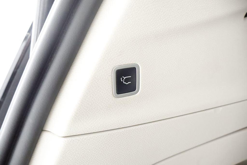 Certified 2023 Chrysler Pacifica Touring-L FWD image 20