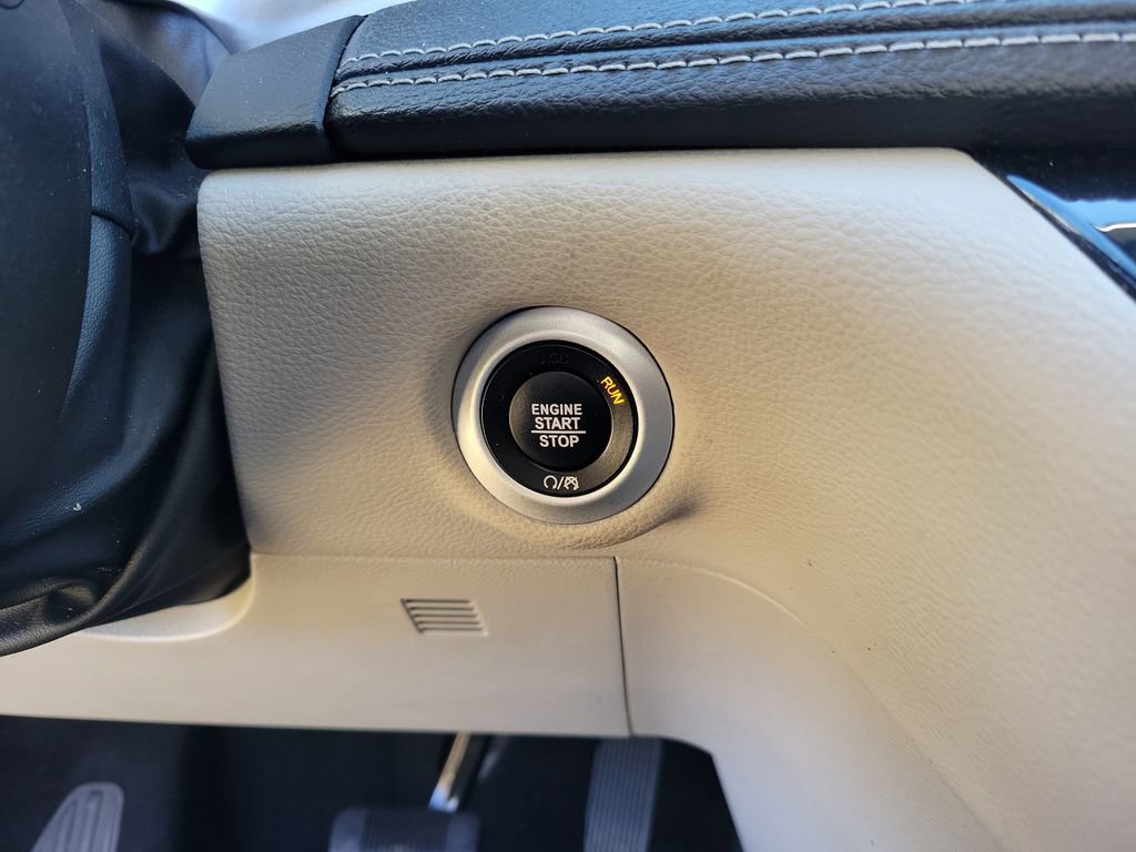 Used 2022 Chrysler Pacifica Touring-L image 27