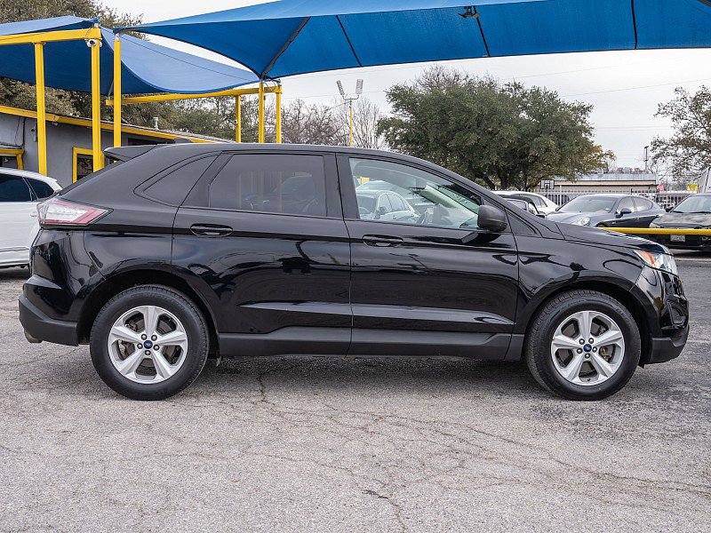 Used 2018 Ford Edge SE w/ Cargo Accessory Package image 4