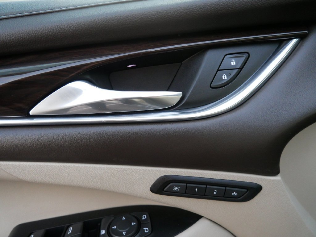 Used 2018 Buick LaCrosse Essence FWD image 14