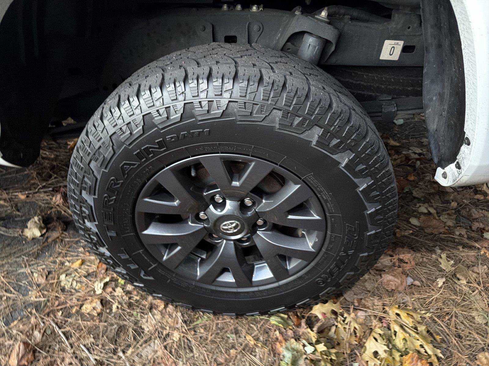 Used 2022 Toyota Tacoma SR5 RWD image 8