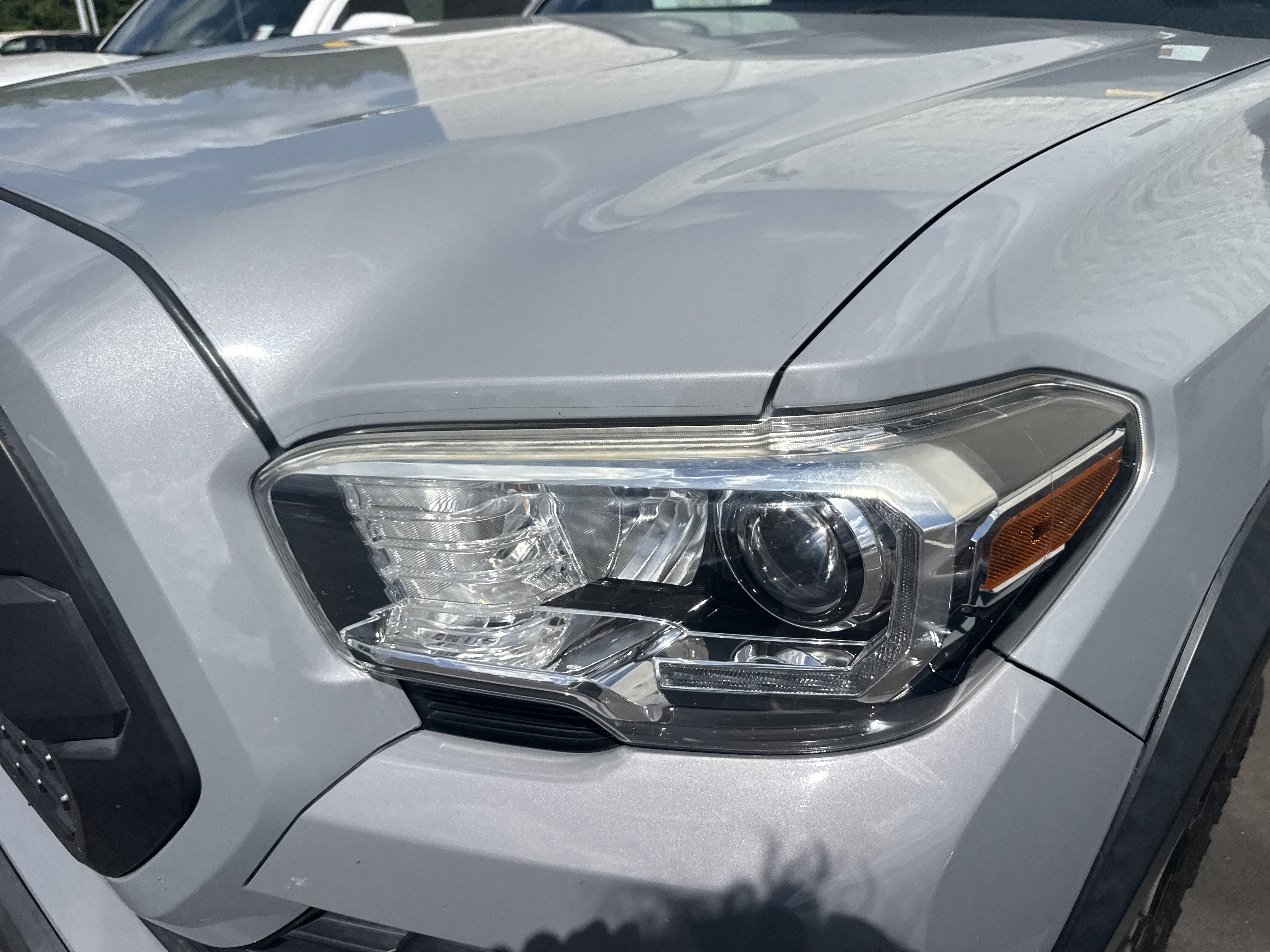 Used 2020 Toyota Tacoma TRD Off-Road AWD/4WD image 11