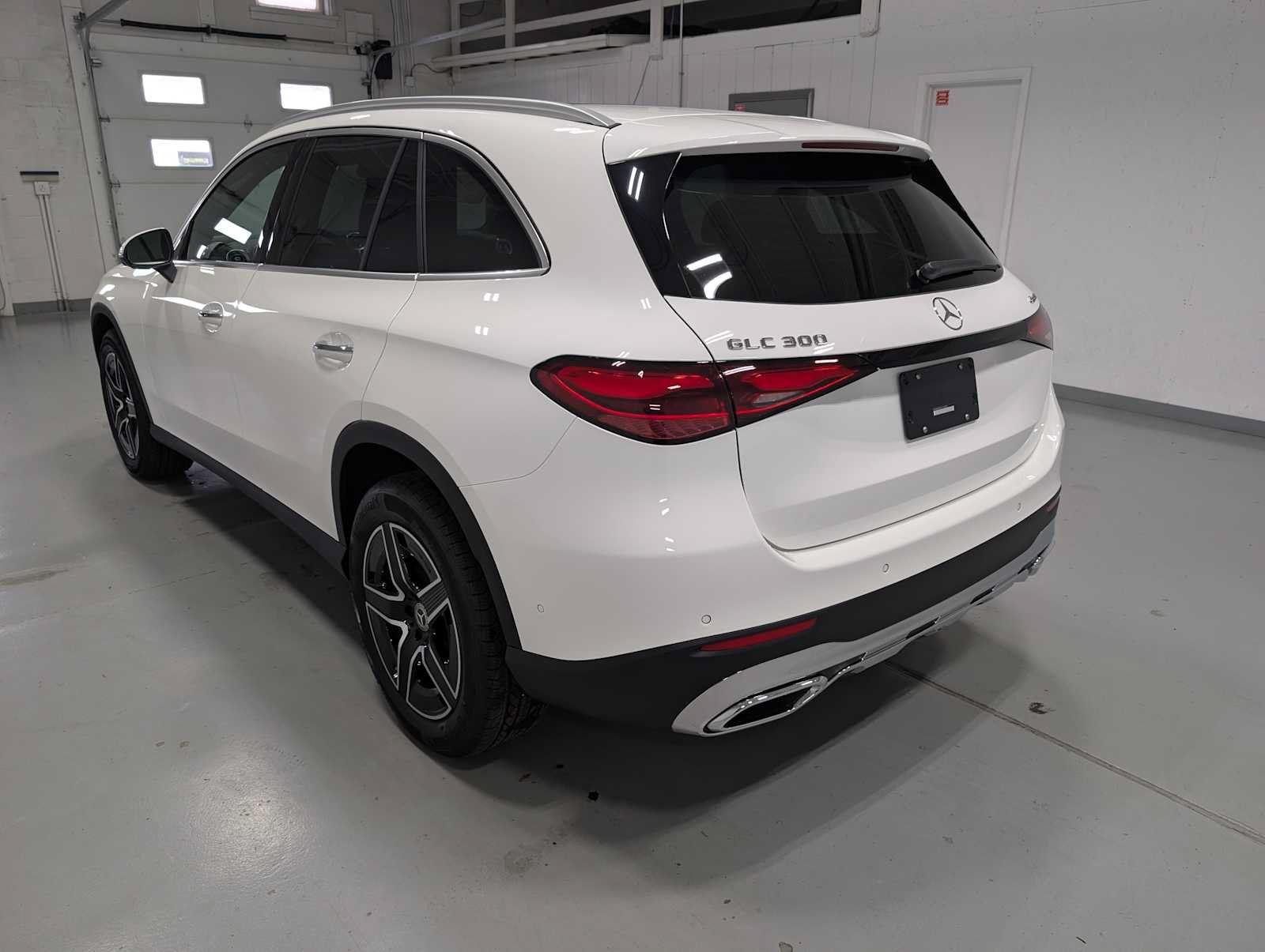 New 2027 Mercedes-Benz GLC 300 4MATIC image 9
