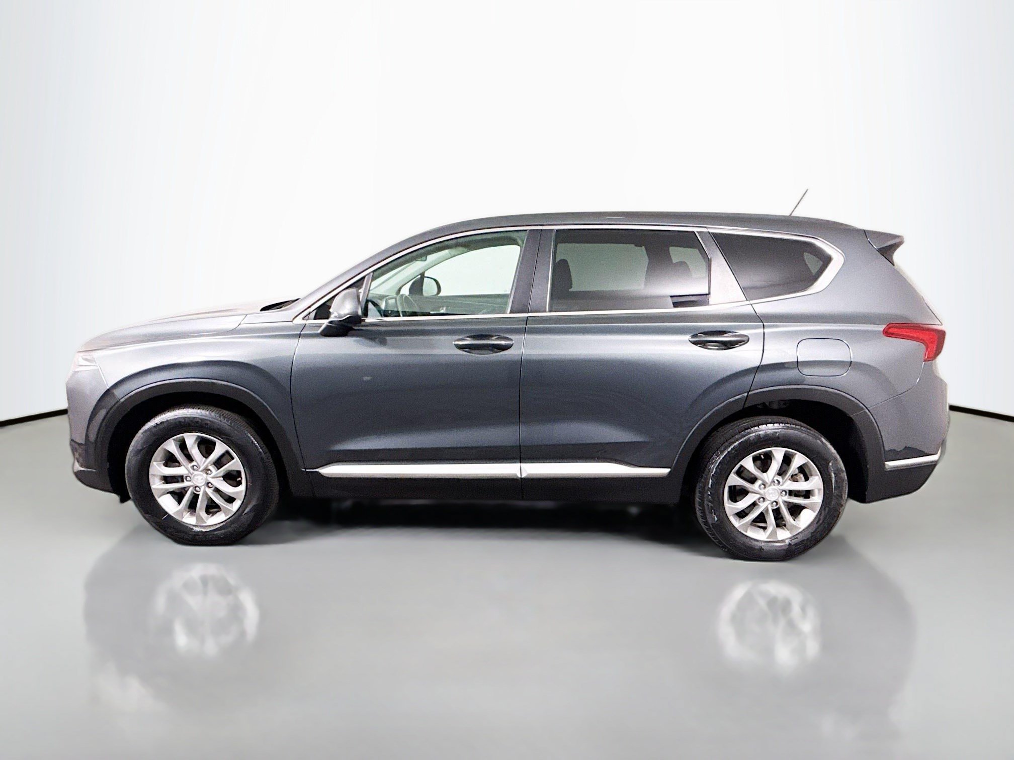 Used 2020 Hyundai Santa Fe SE FWD image 6
