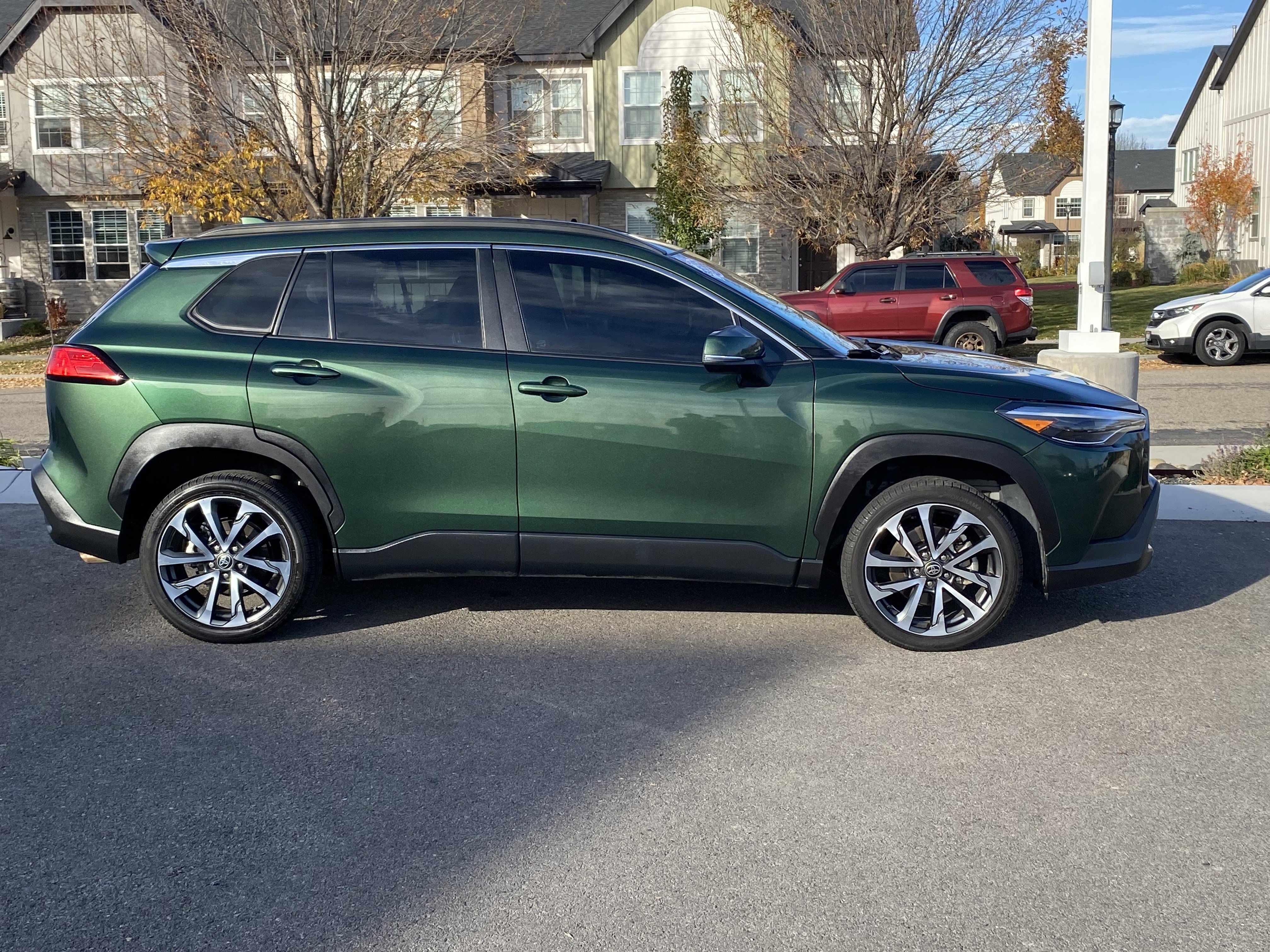 Used 2022 Toyota Corolla Cross XLE image 7