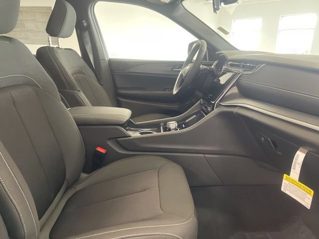 New 2026 Jeep Grand Cherokee L 4WD image 25