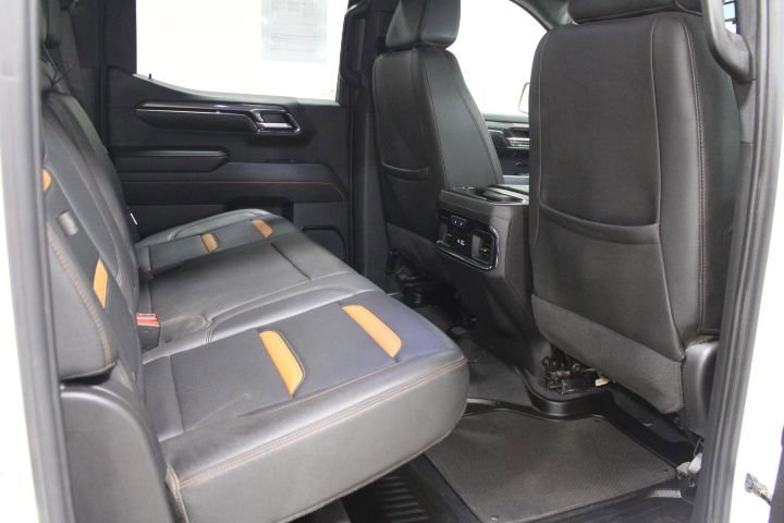 Used 2024 GMC Sierra 1500 AT4 w/ Technology Package image 30
