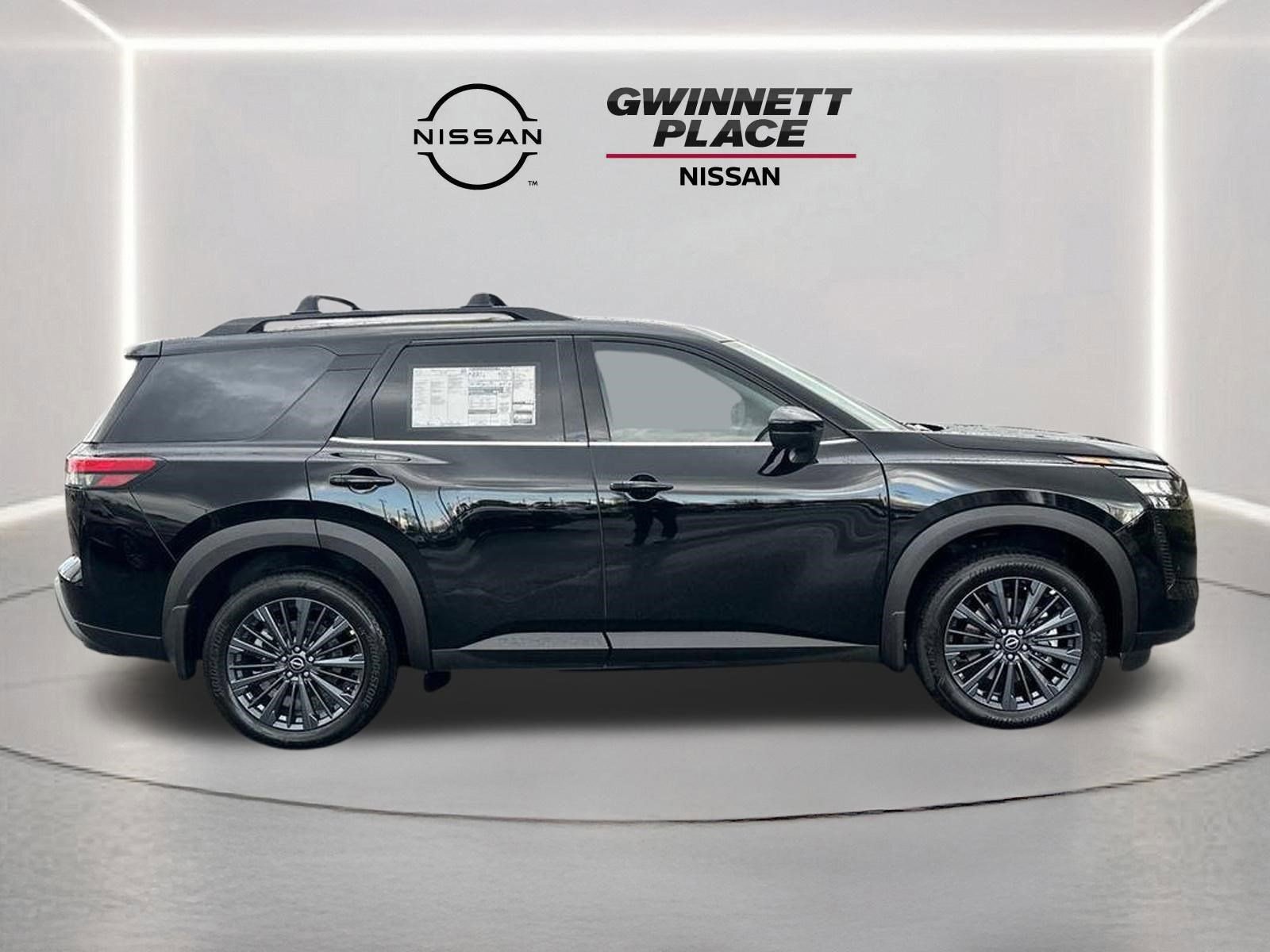 New 2026 Nissan Pathfinder SL image 4