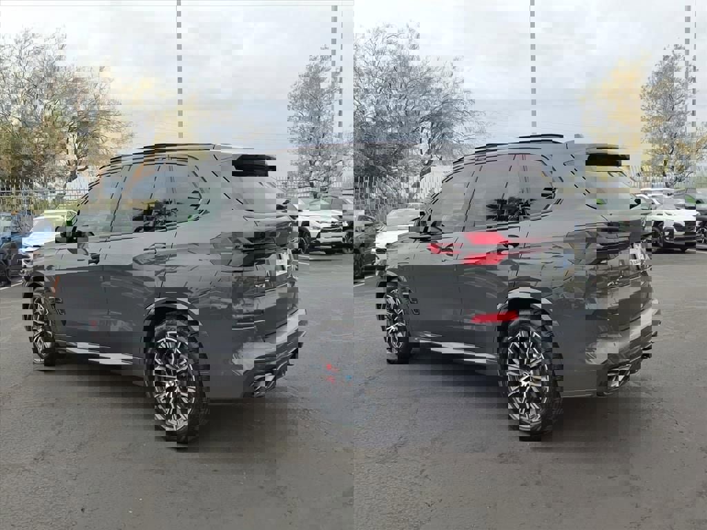 Used 2026 BMW X5 xDrive50e image 13