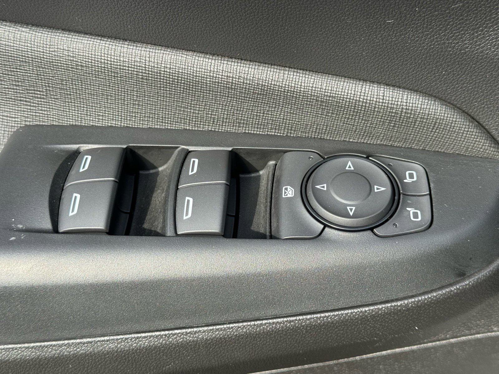 Used 2025 Buick Envista Preferred w/ Convenience I Package image 17