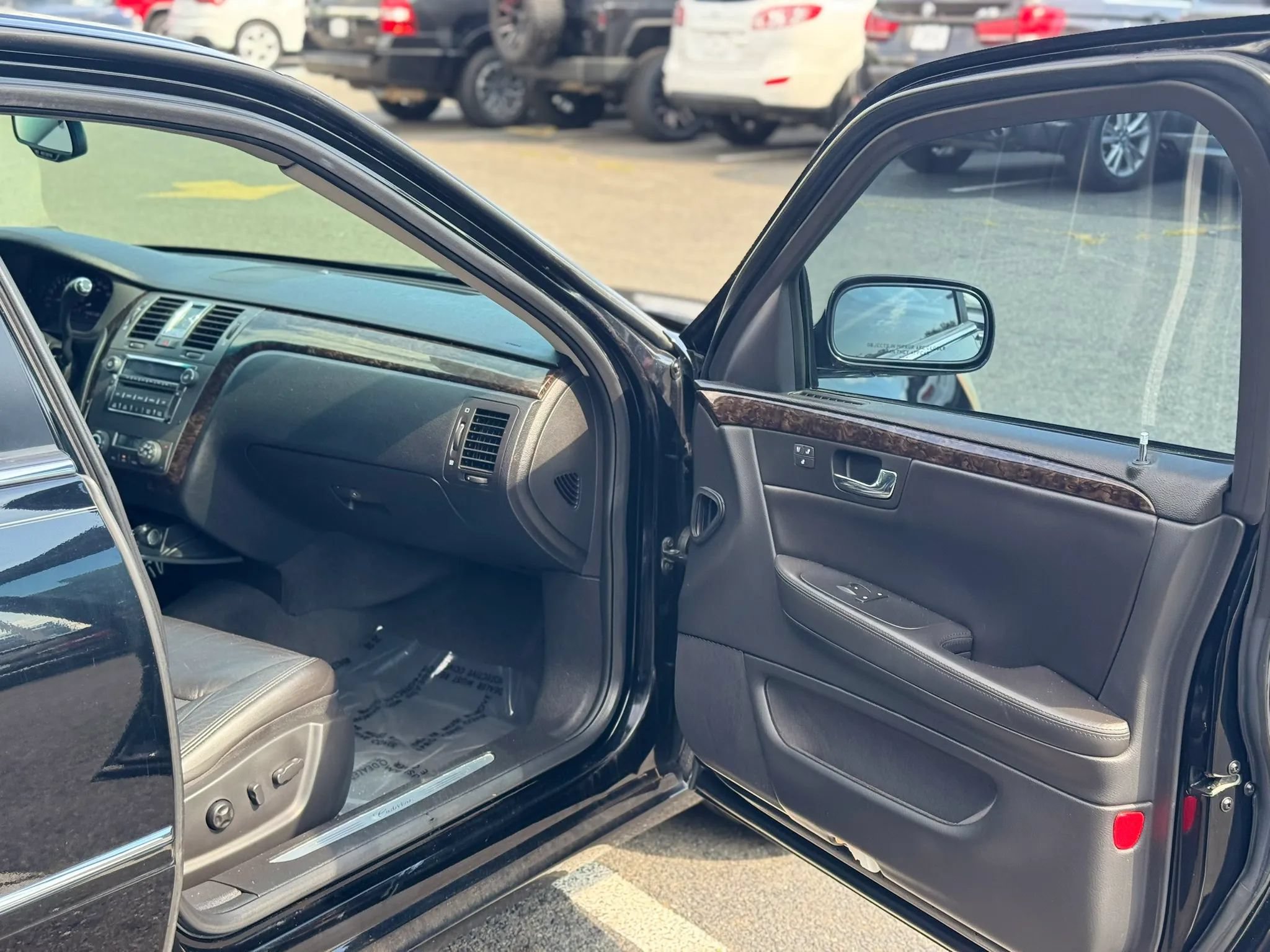 Used 2010 Cadillac DTS FWD image 37