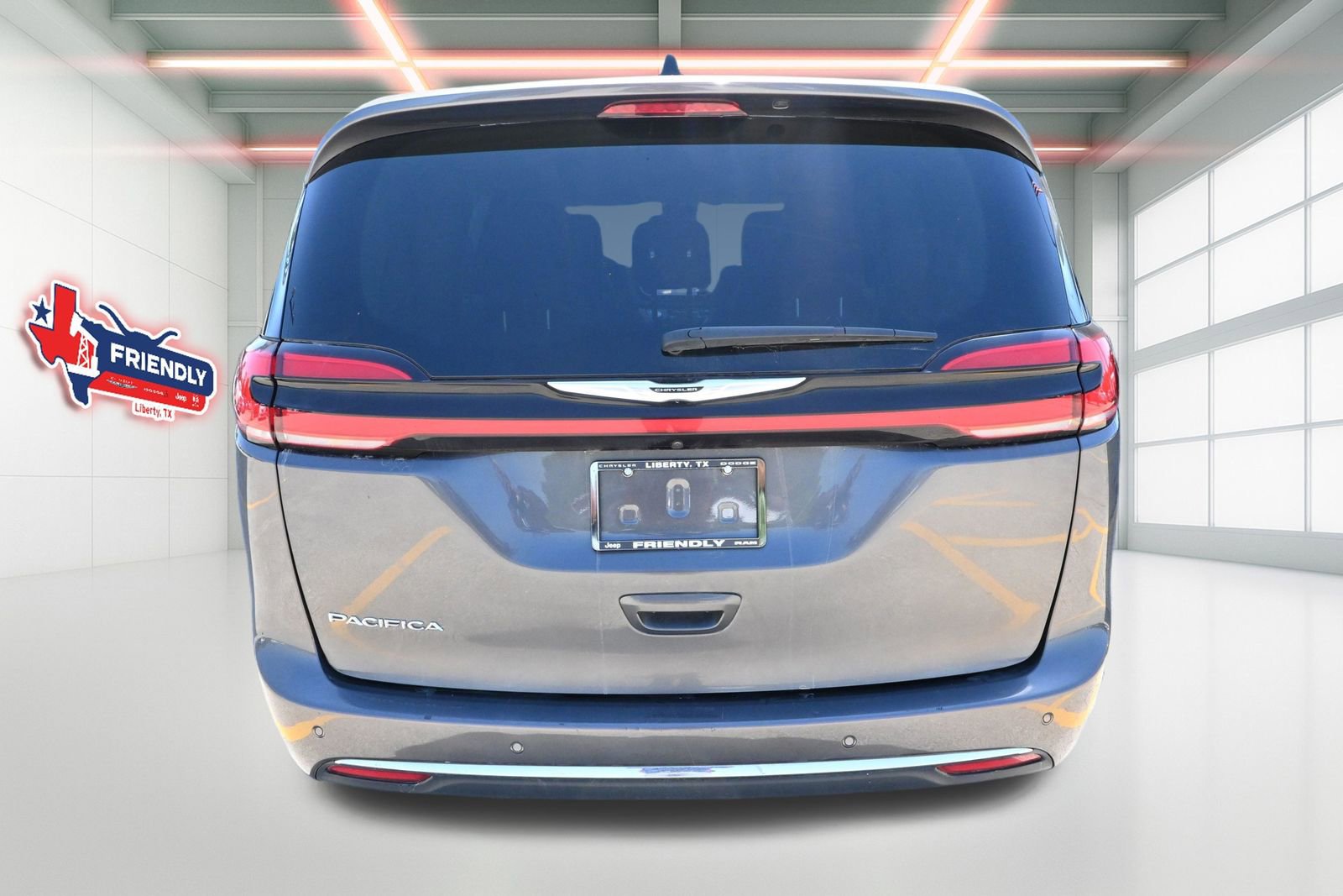 Used 2023 Chrysler Pacifica Touring-L FWD image 37