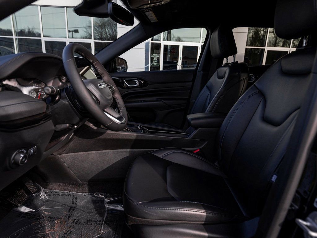 New 2026 Jeep Compass Limited image 16