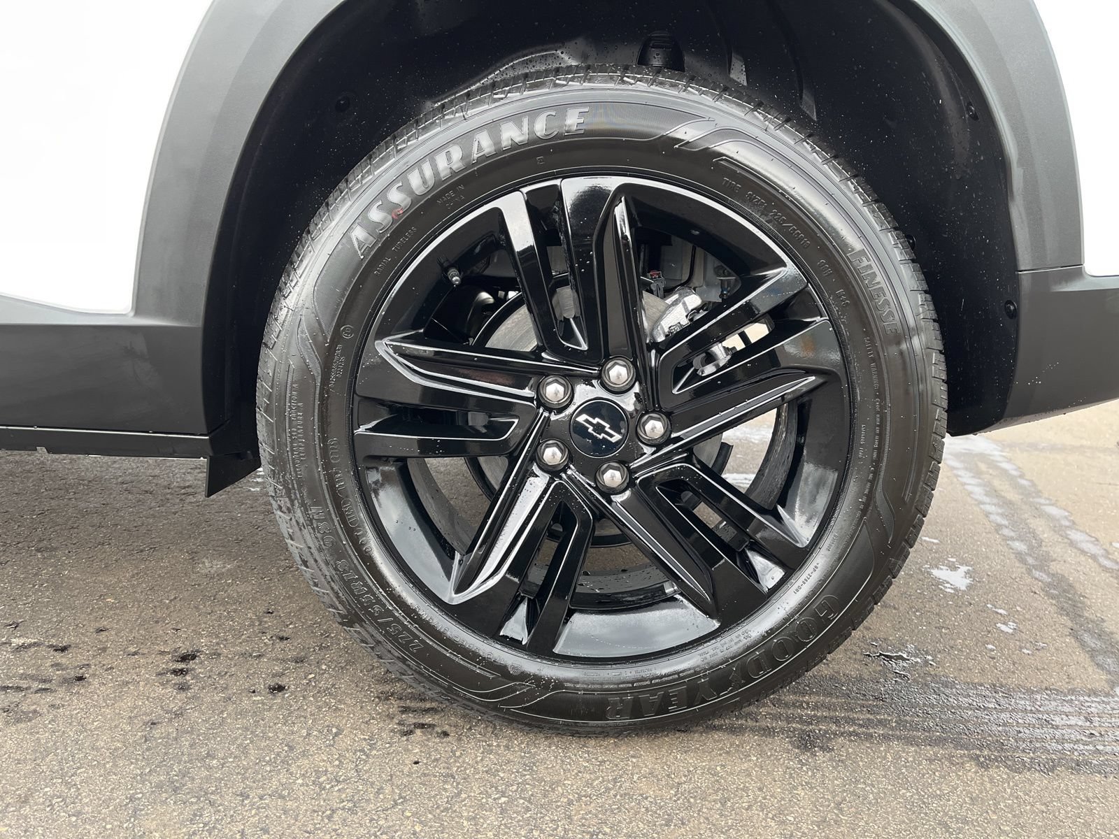 New 2026 Chevrolet Trax ACTIV w/ Sunroof Package FWD image 10