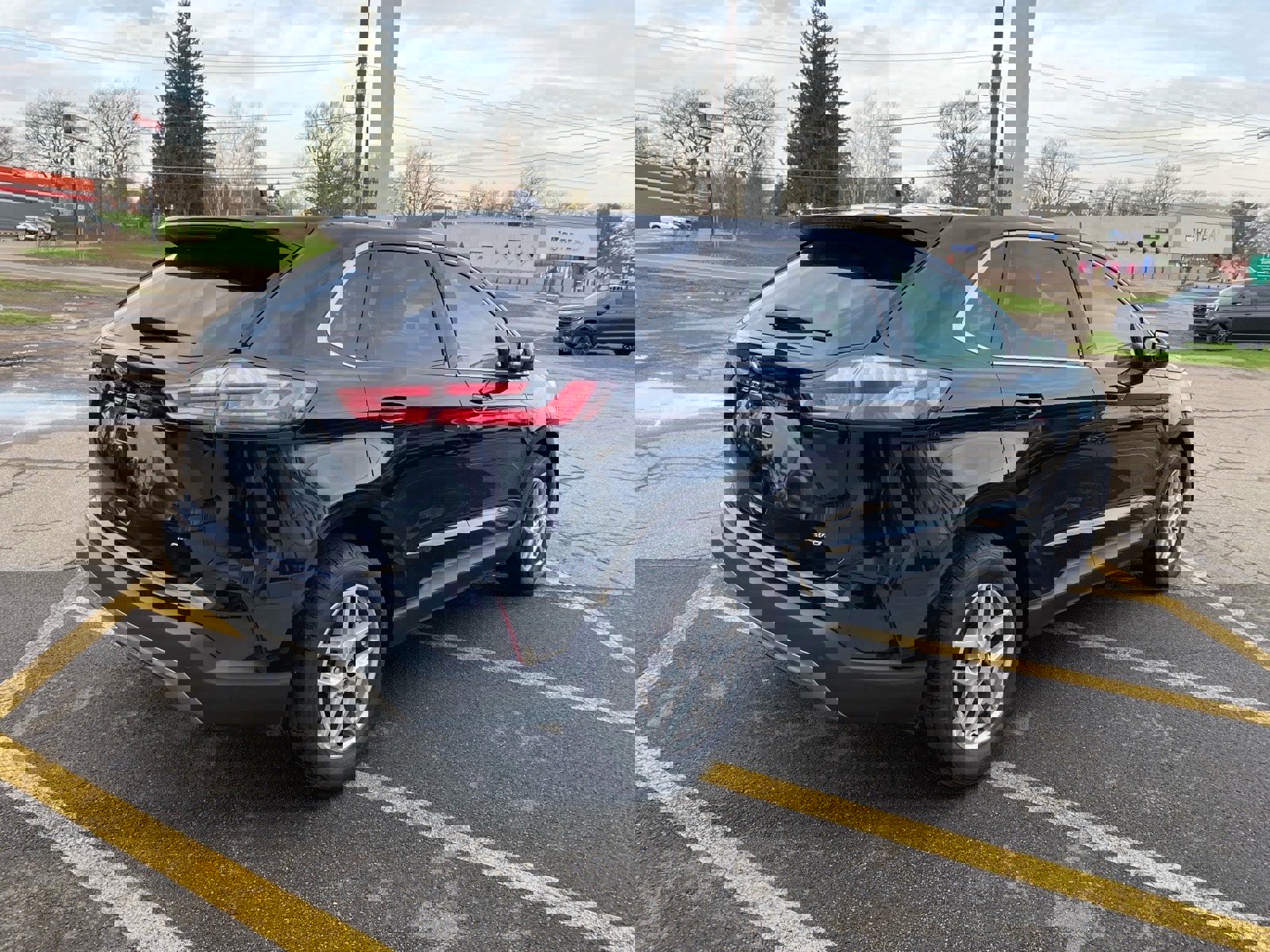 Used 2024 Ford Edge SEL w/ Convenience Package image 5