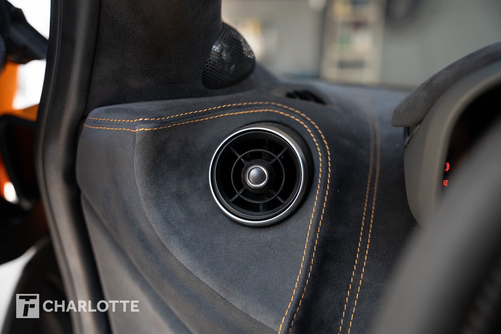 Used 2019 McLaren 600LT RWD image 25