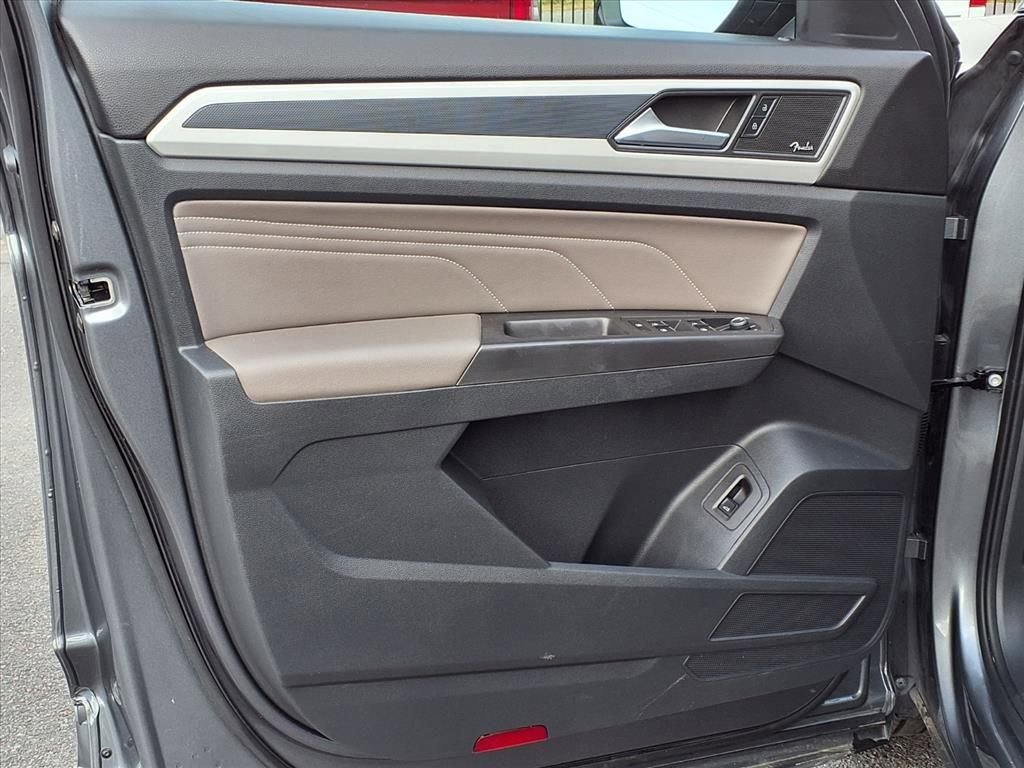 Used 2023 Volkswagen Atlas Cross Sport SEL Premium R-Line image 30