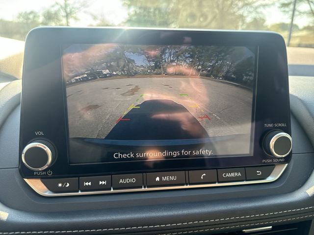 Used 2023 Nissan Rogue SV FWD image 17