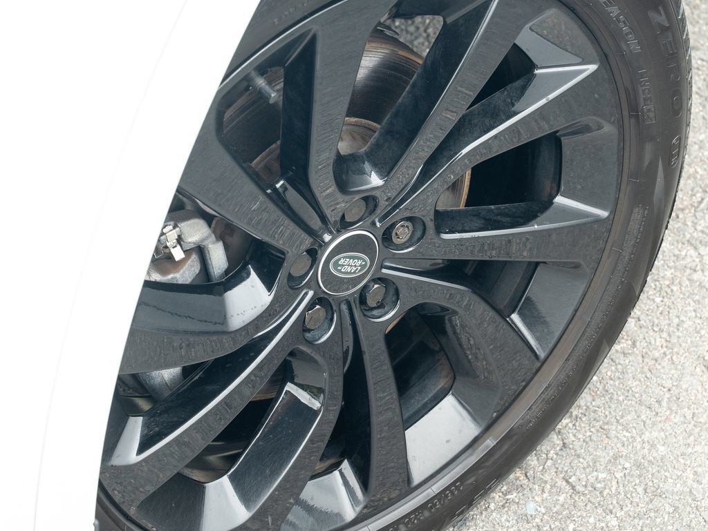 Certified 2022 Land Rover Discovery Sport S R-Dynamic AWD/4WD image 9