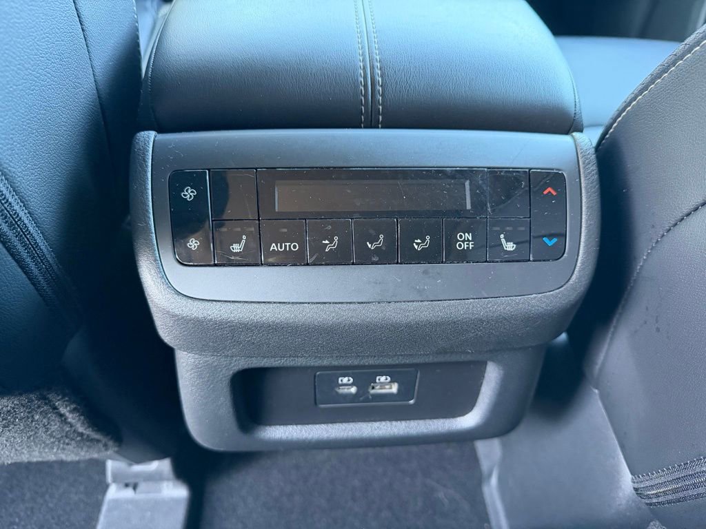 Used 2024 Nissan Pathfinder SL w/ SL Premium Package image 16