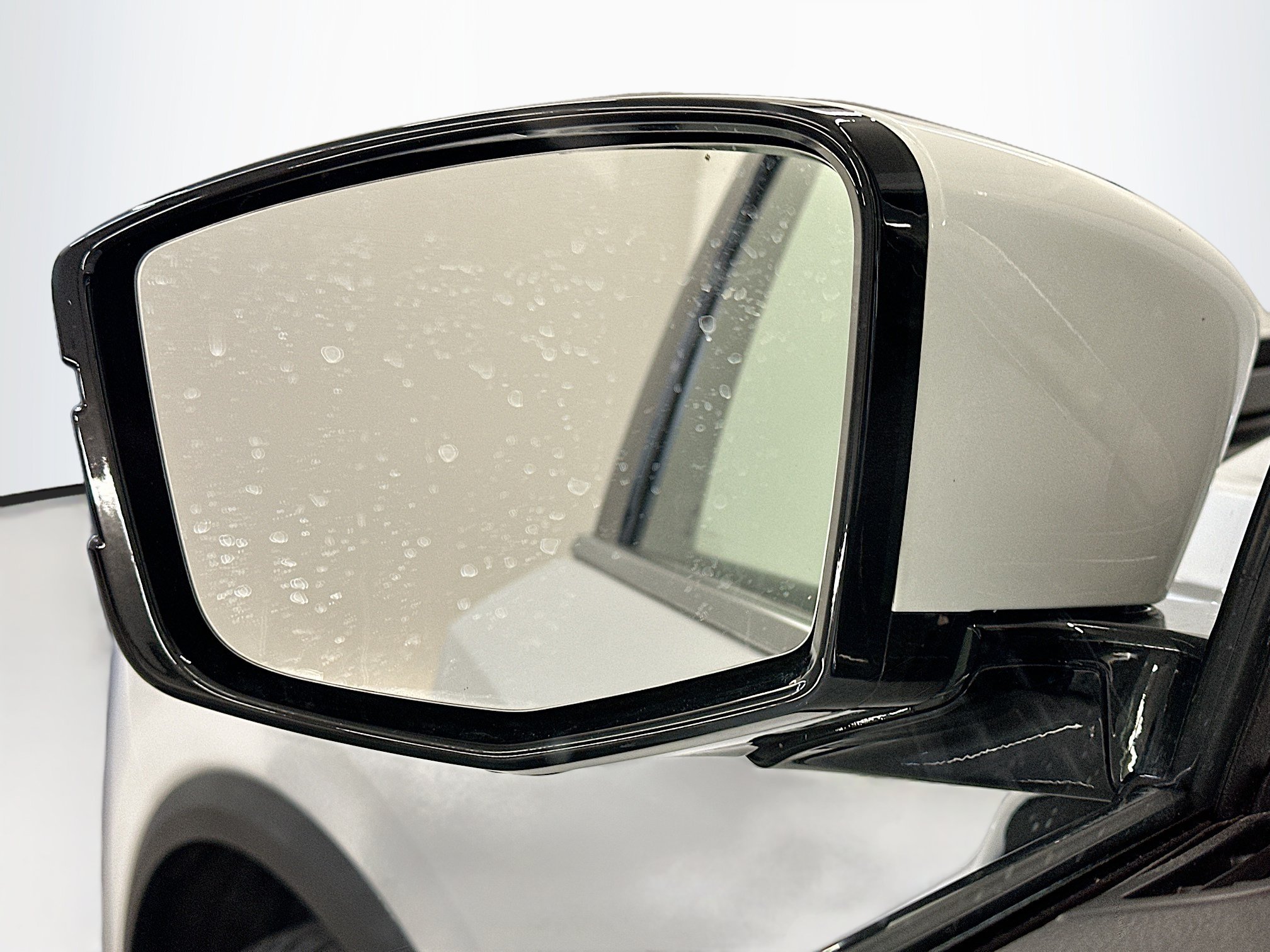 Used 2023 Acura MDX SH-AWD w/ Technology Package image 16