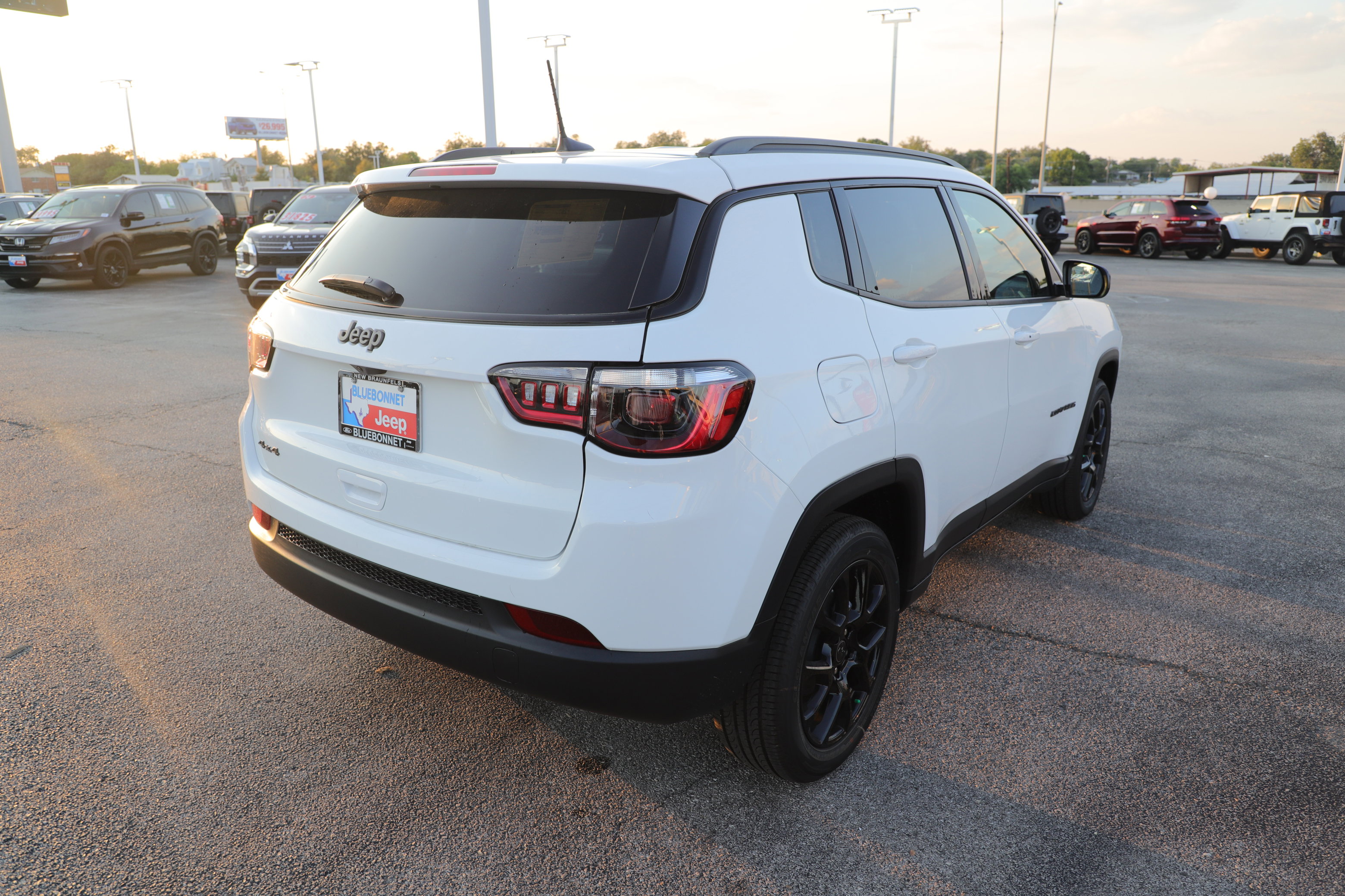 New 2026 Jeep Compass Latitude image 6