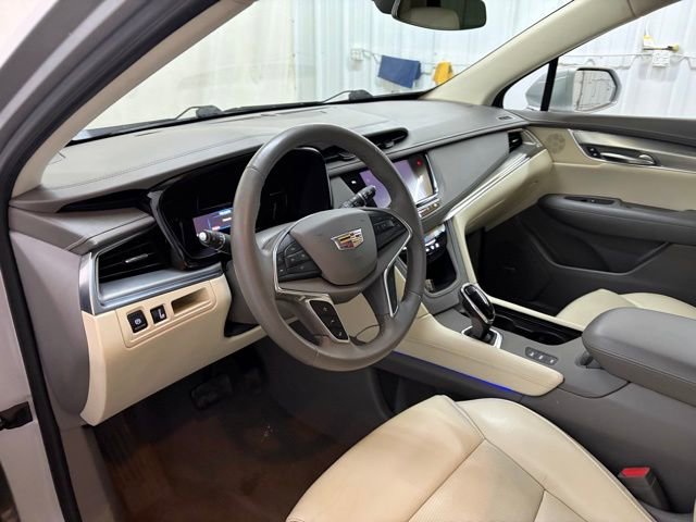 Used 2018 Cadillac XT5 Luxury w/ Driver Awareness Package AWD/4WD image 23