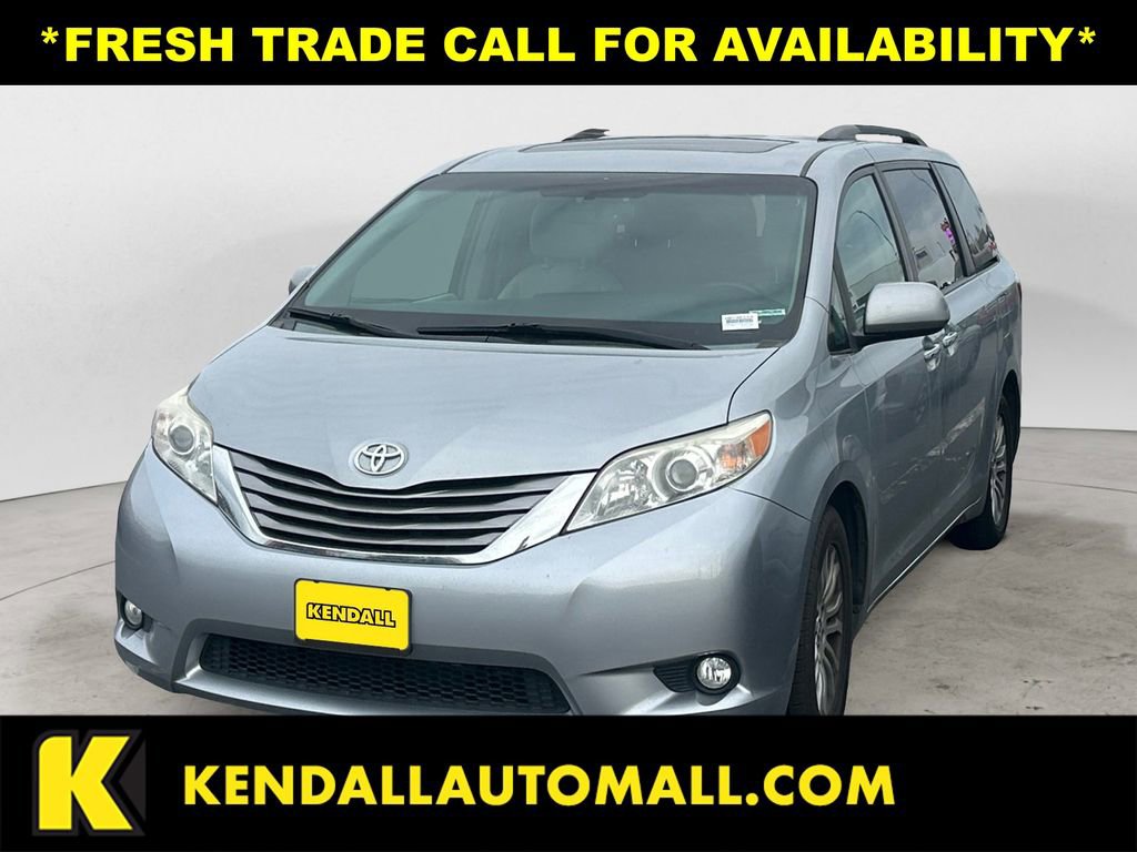 Used 2015 Toyota Sienna XLE w/ XLE Navigation Package FWD image 1
