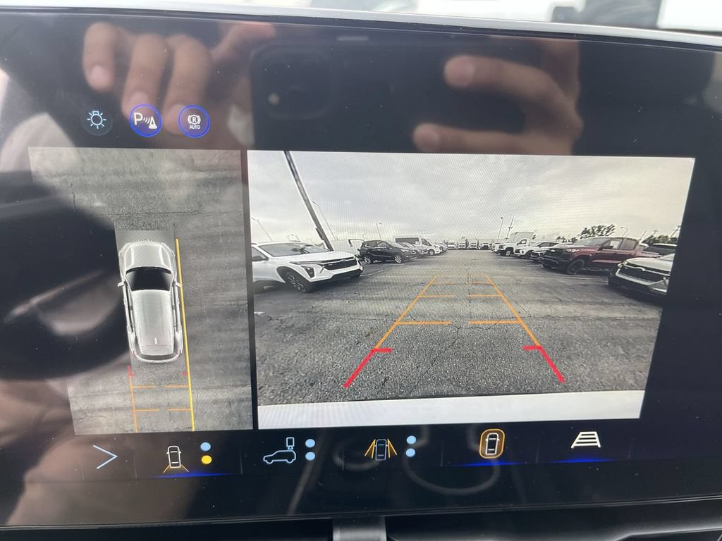 New 2027 Chevrolet Equinox LT w/ Convenience Package II AWD/4WD image 17