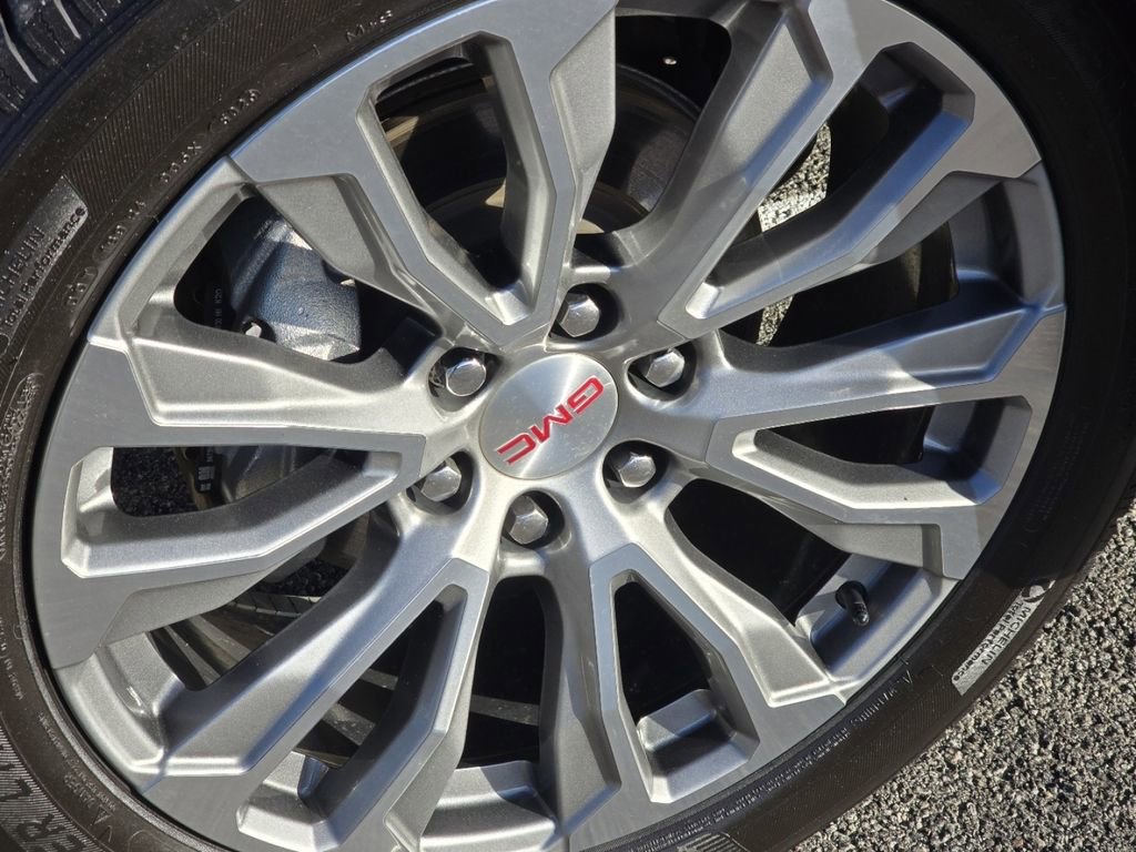 Used 2021 GMC Yukon Denali w/ Denali Premium Package image 14