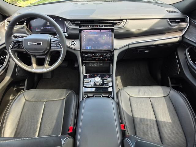 Used 2023 Jeep Grand Cherokee Overland AWD/4WD image 2