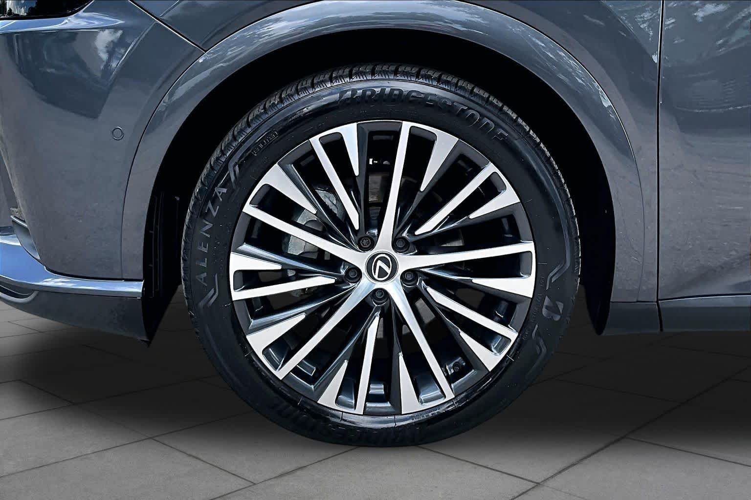 Used 2024 Lexus RX 350 Premium Plus w/ Convenience Package FWD image 11