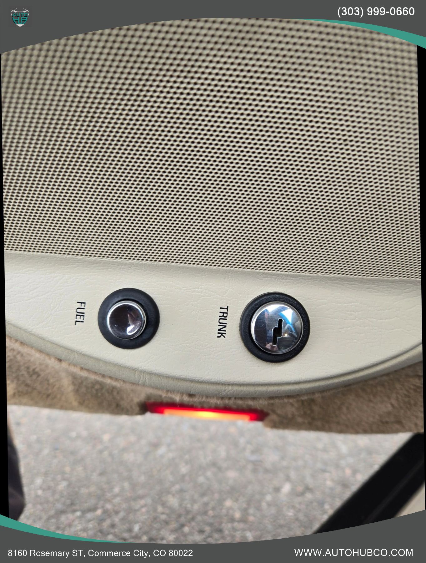 Used 2000 Lincoln Town Car Cartier image 19