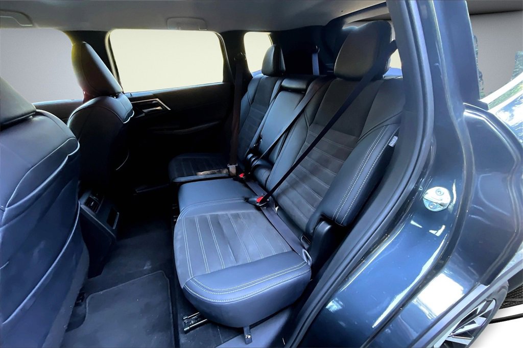 Used 2024 Mitsubishi Outlander SE image 20