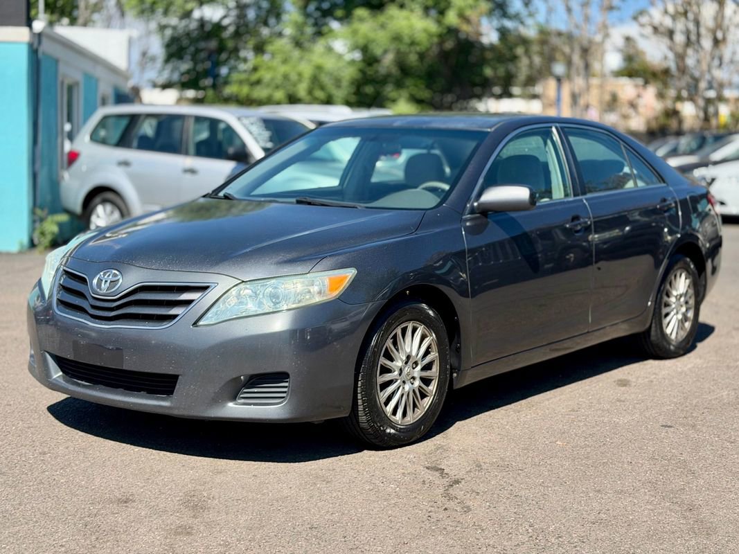 Used 2010 Toyota Camry LE FWD image 4