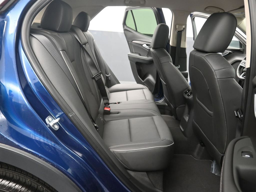 Used 2023 Buick Envision Essence image 14