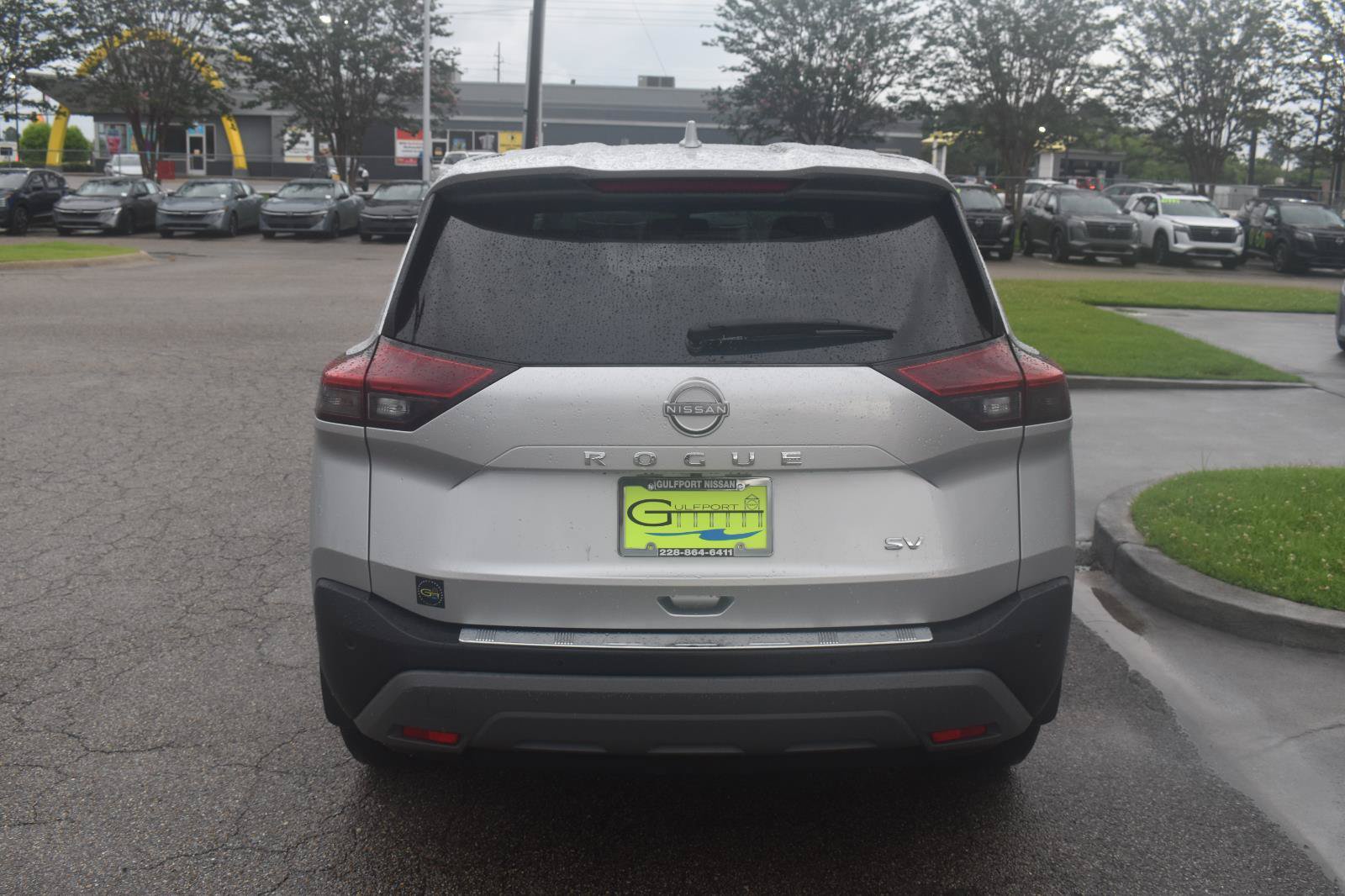 Used 2023 Nissan Rogue SV FWD image 10