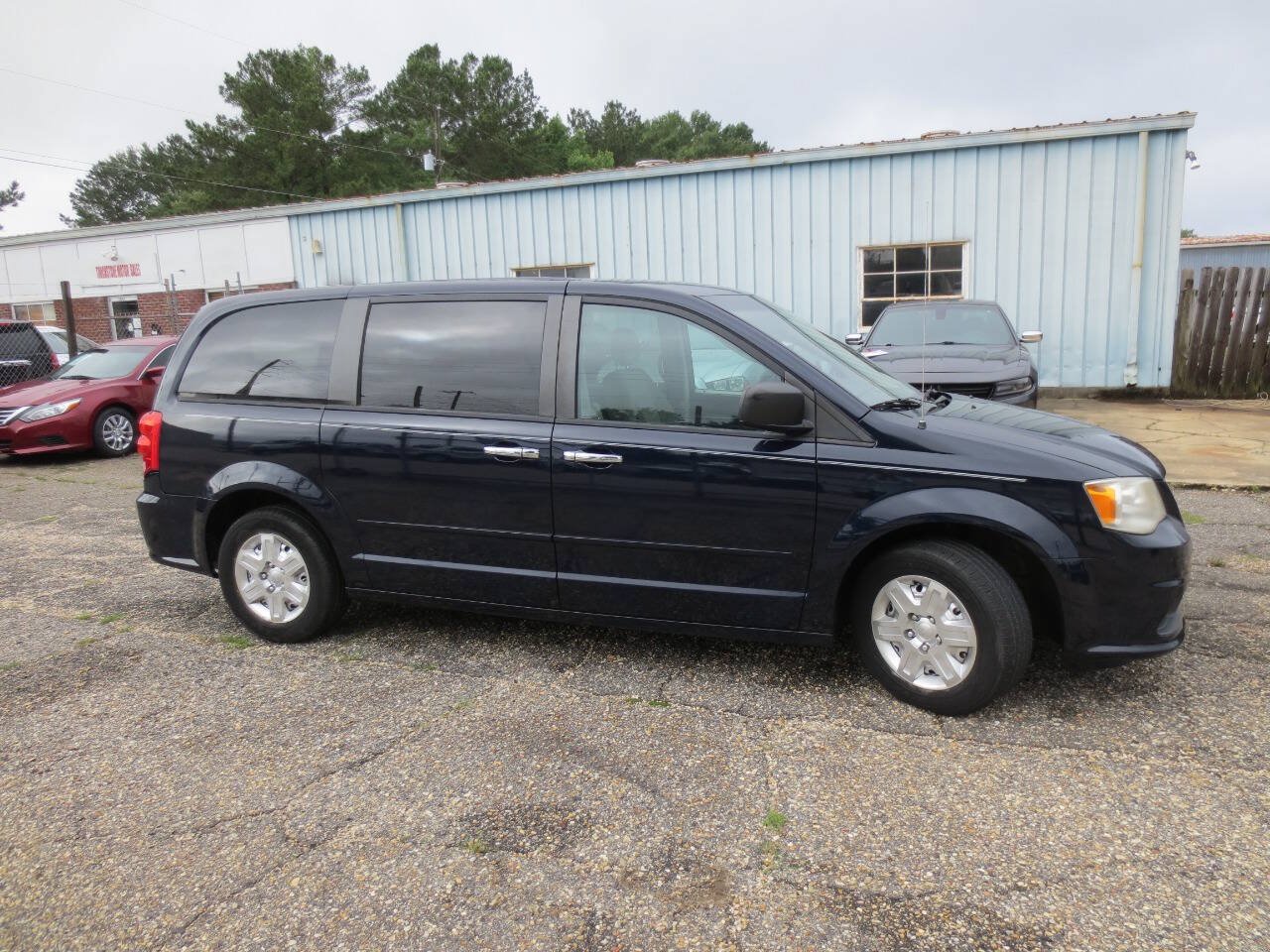 Used 2012 Dodge Grand Caravan SE FWD image 2