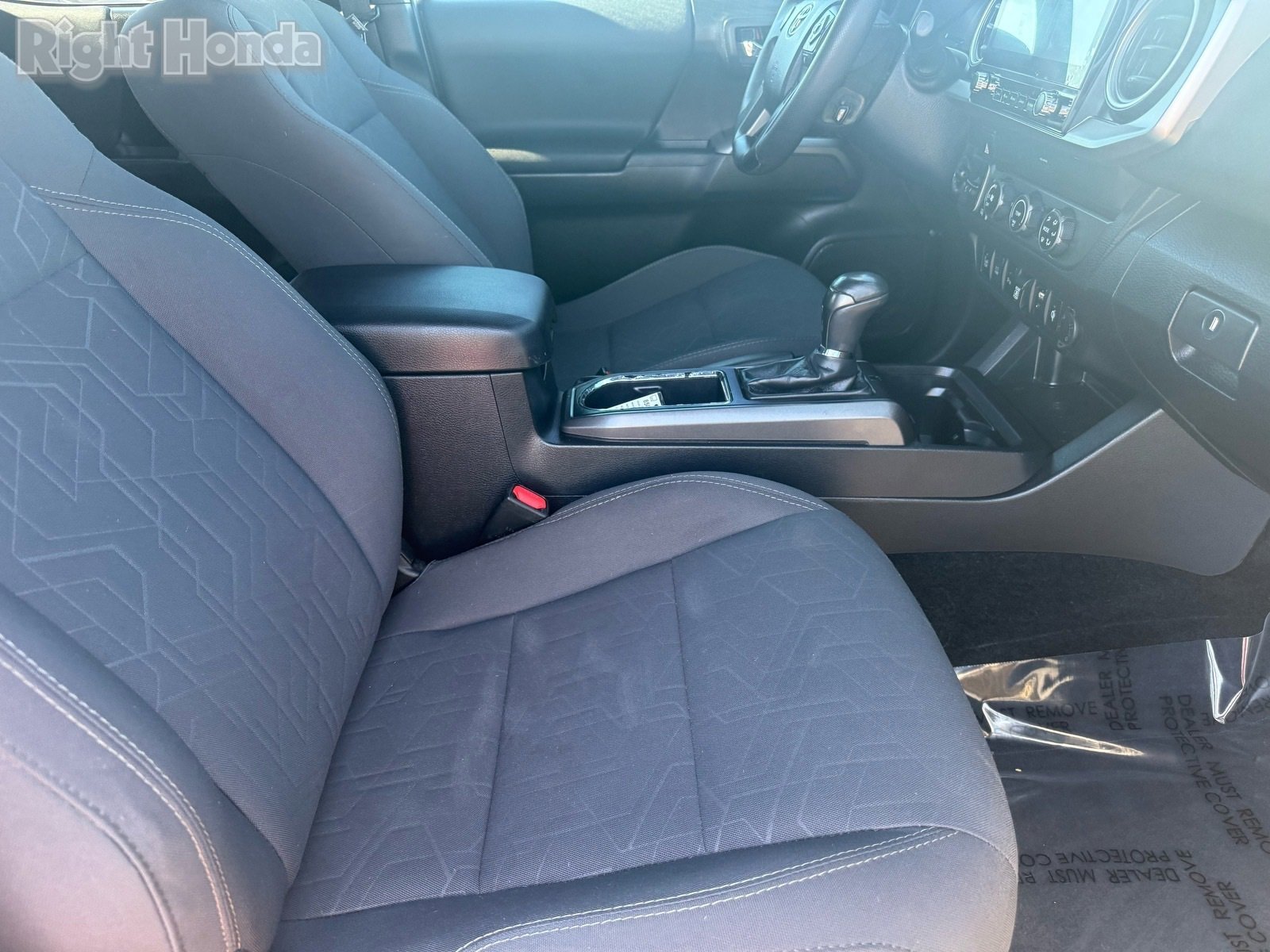 Used 2019 Toyota Tacoma TRD Sport w/ Technology Package image 29