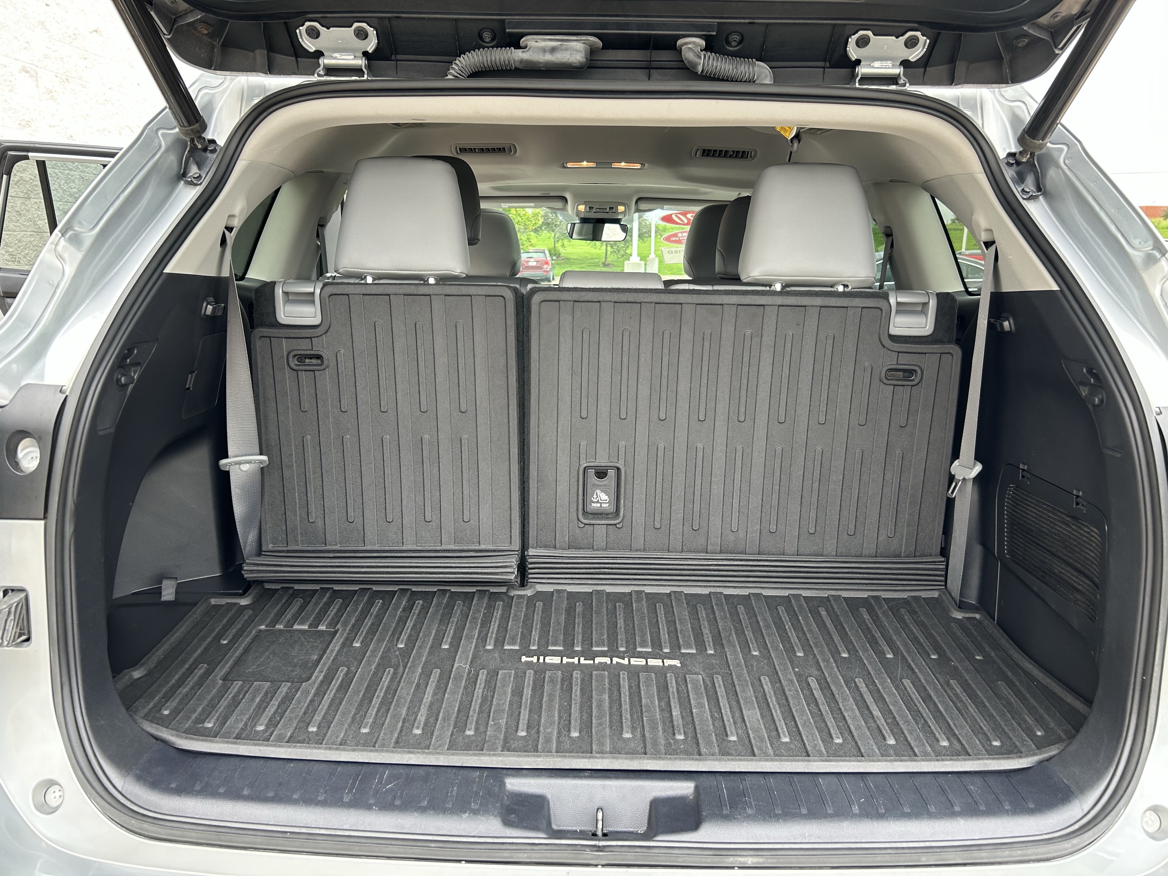 Certified 2020 Toyota Highlander XLE AWD/4WD image 21