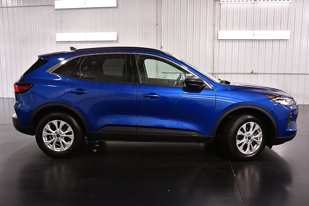 Used 2023 Ford Escape Active AWD/4WD image 9