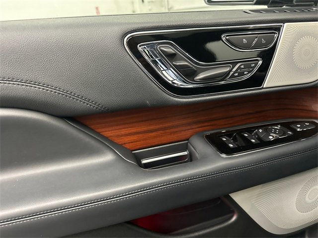 Used 2022 Lincoln Navigator Reserve image 40