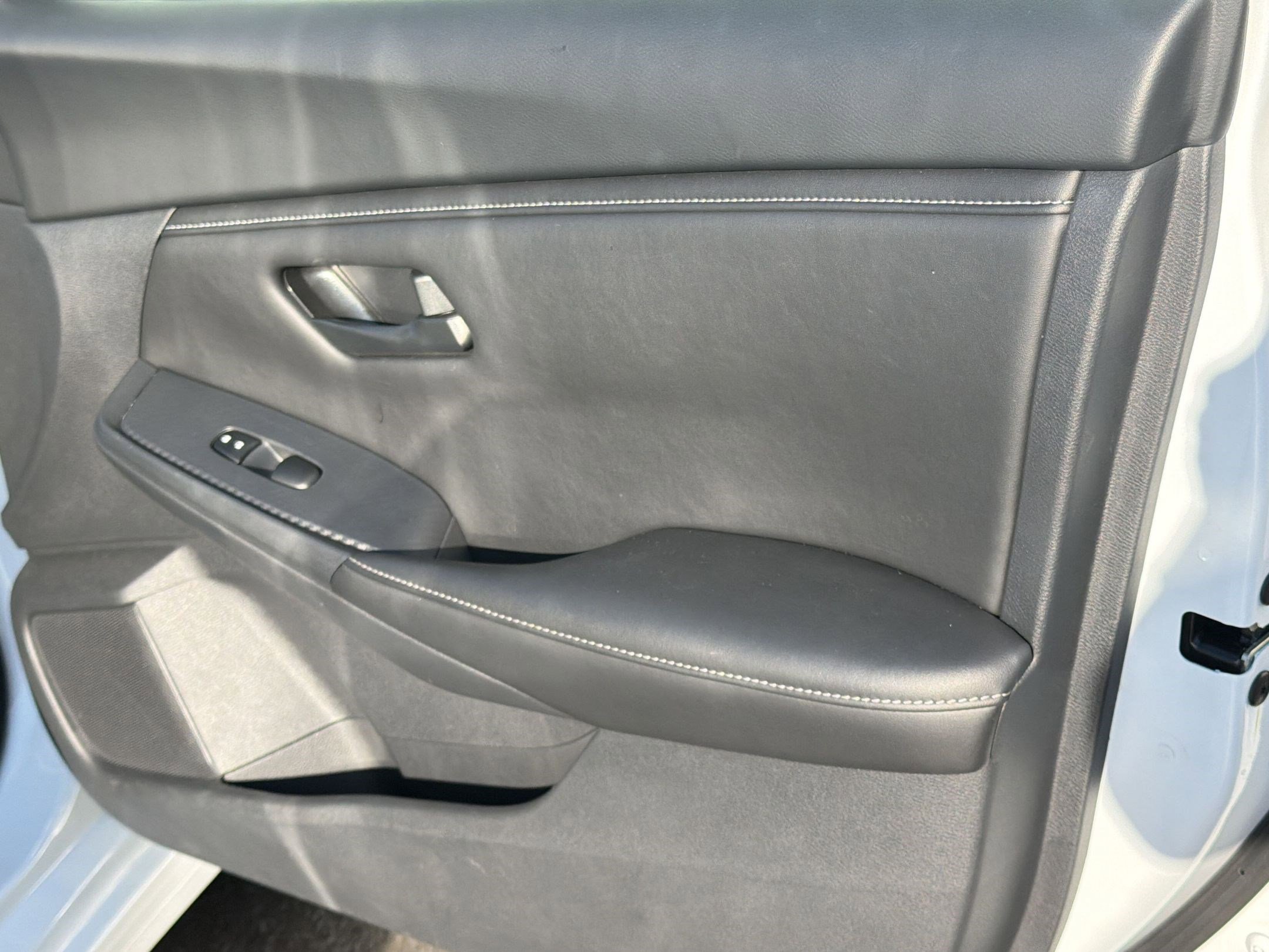 Used 2025 Nissan Sentra S image 23