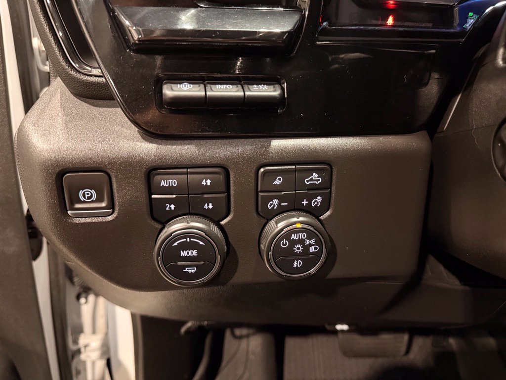 Used 2022 Chevrolet Silverado 1500 ZR2 w/ Technology Package AWD/4WD image 16