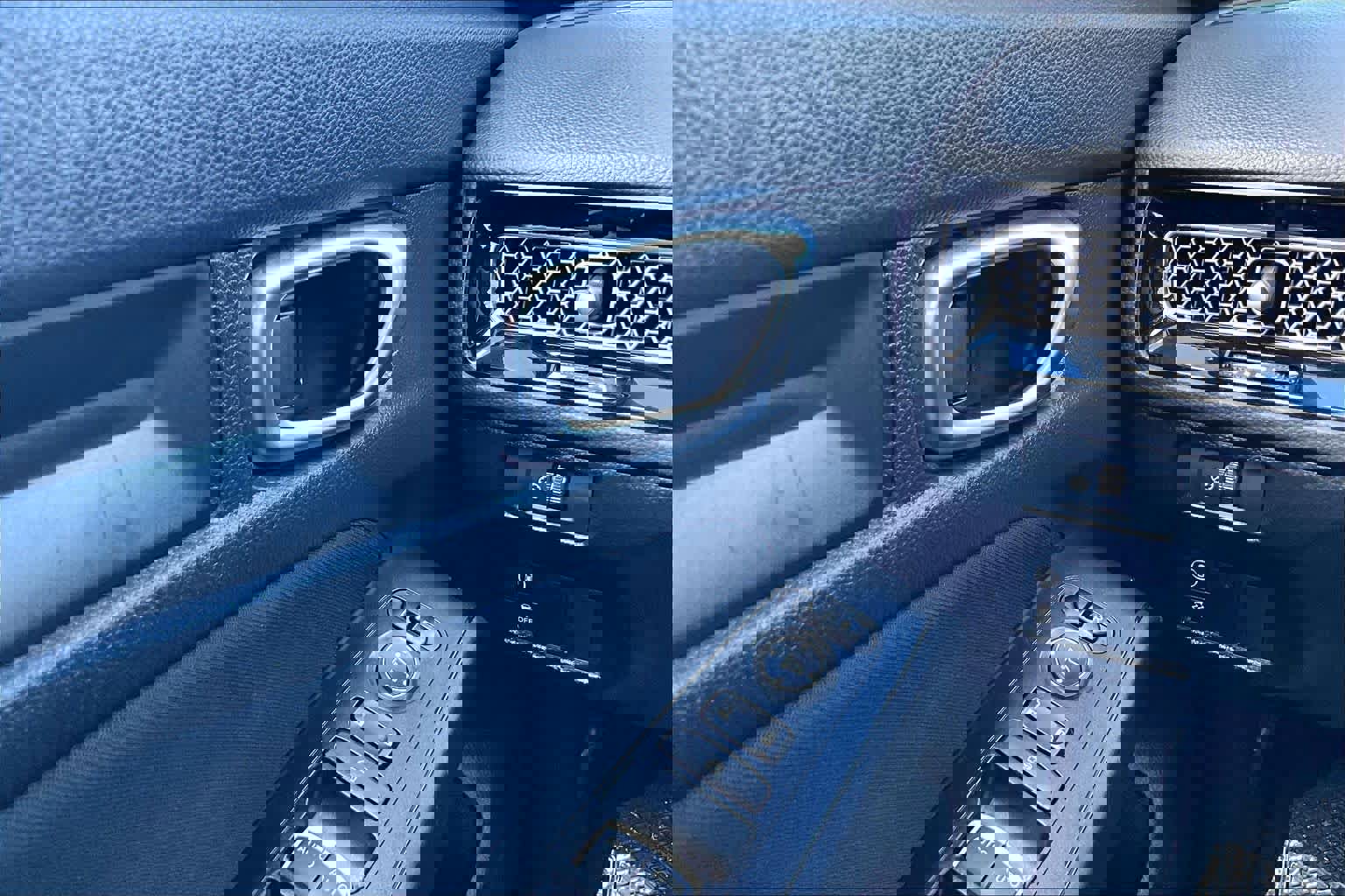 Used 2023 Honda Civic Sport image 28