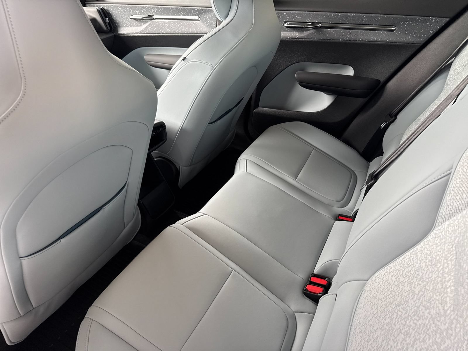 Certified 2025 Volvo EX30 Ultra w/ Protection Package Premier AWD/4WD image 6
